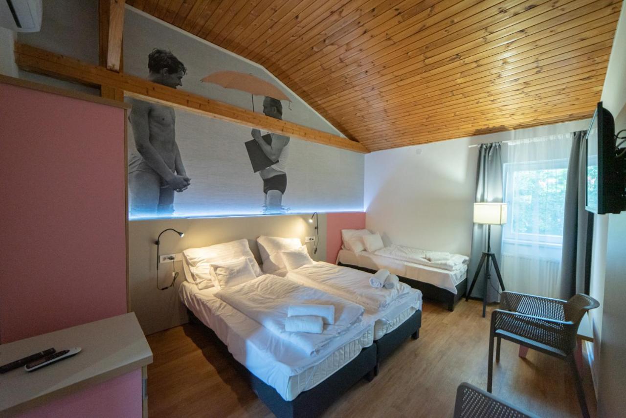 Bed and Breakfast Dalma Panzió Balatonvilágos Exterior foto