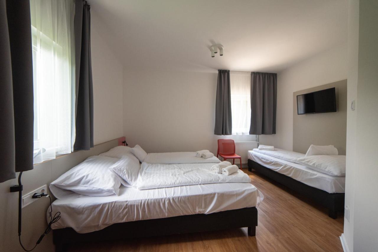 Bed and Breakfast Dalma Panzió Balatonvilágos Exterior foto