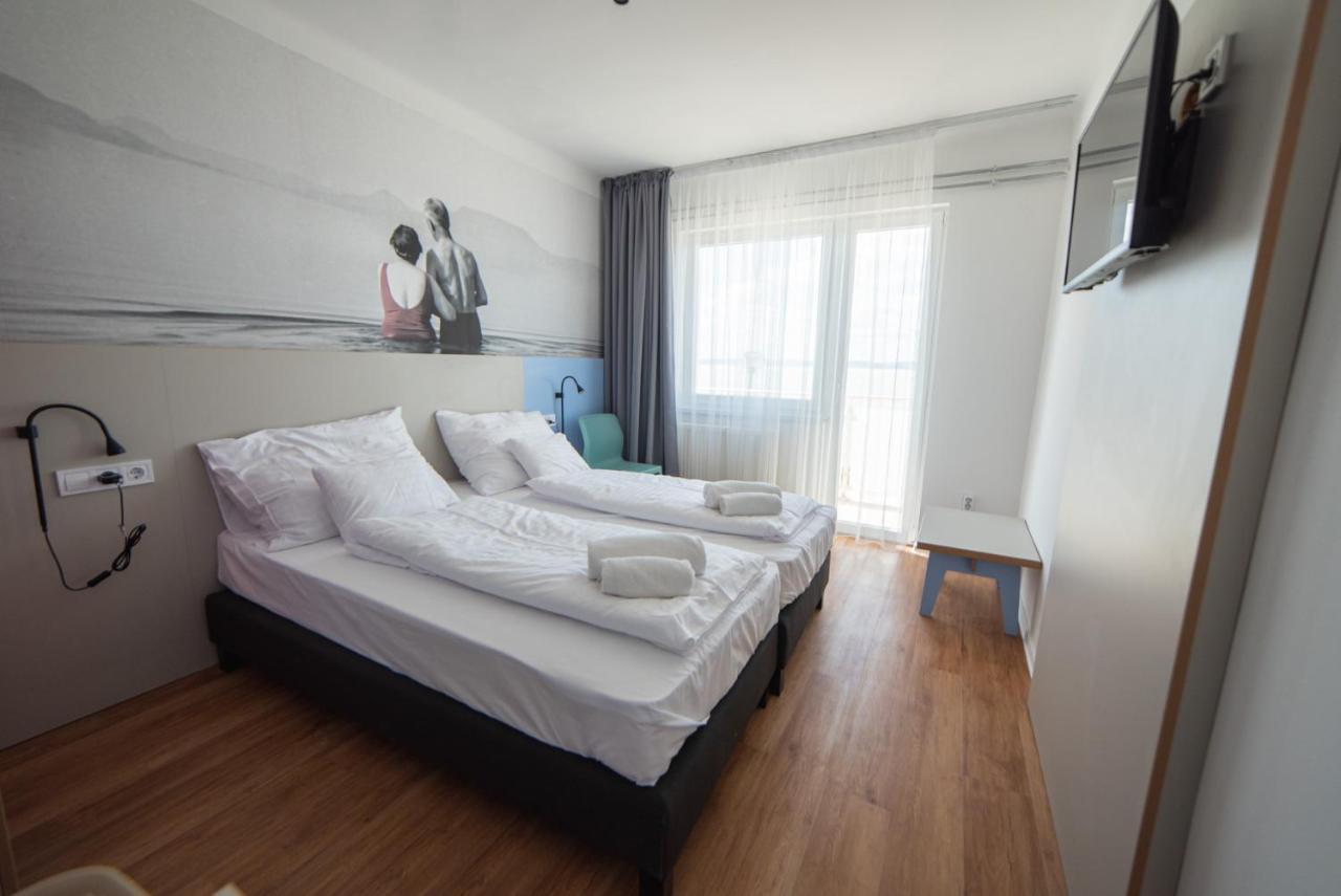 Bed and Breakfast Dalma Panzió Balatonvilágos Exterior foto