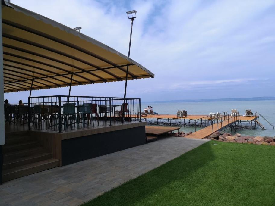 Bed and Breakfast Dalma Panzió Balatonvilágos Exterior foto